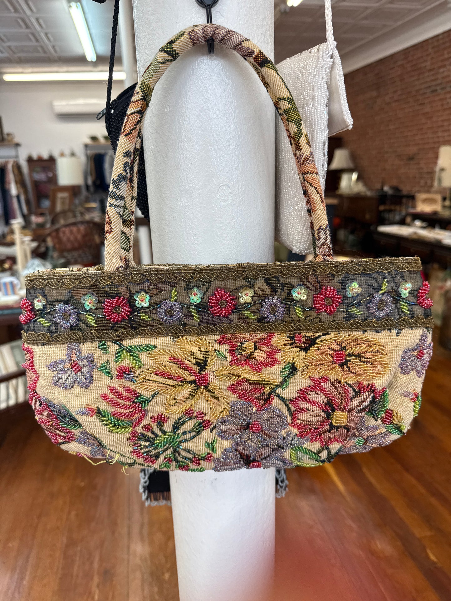 Vintage Beaded Floral Tapestry Handbag – Unused with Intricate Embroidery
