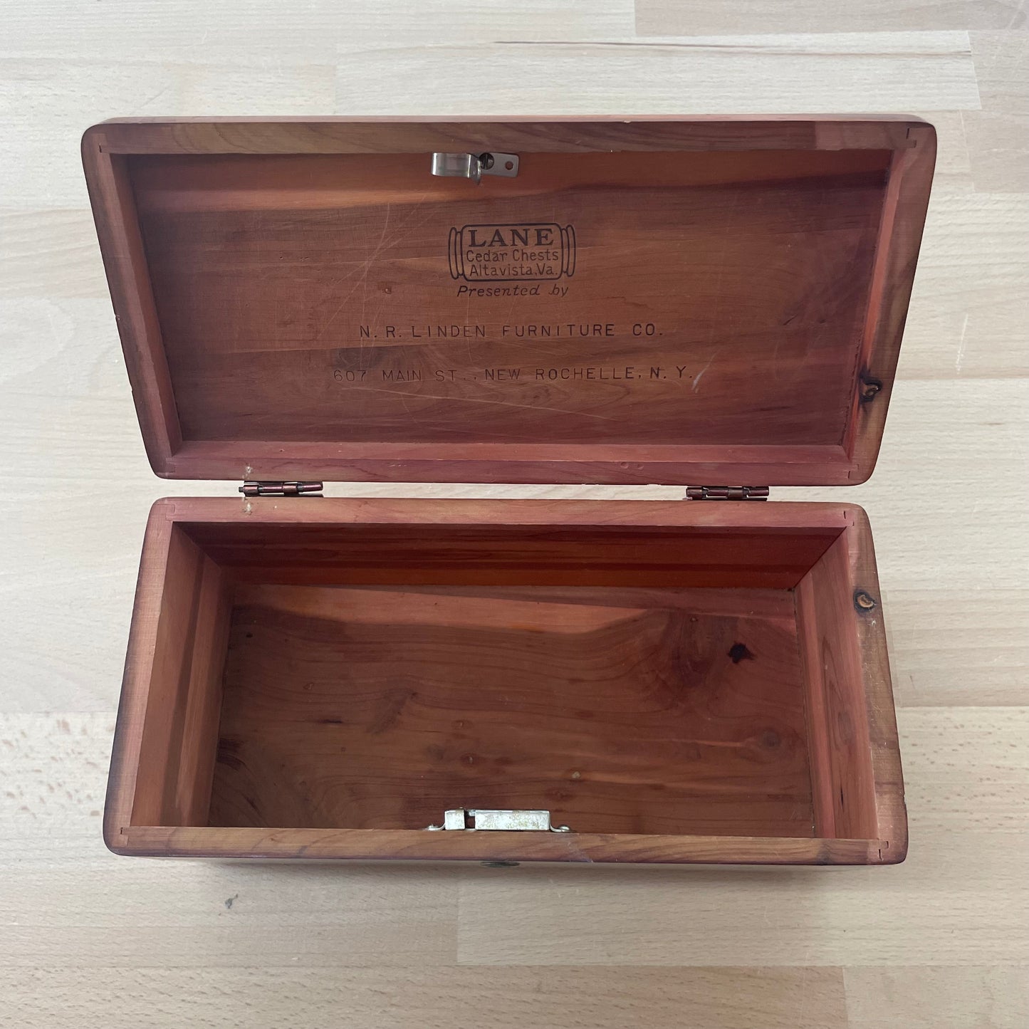 Lane Cedar Chest Mini Keepsake Box – N.R. Linden Furniture Co.