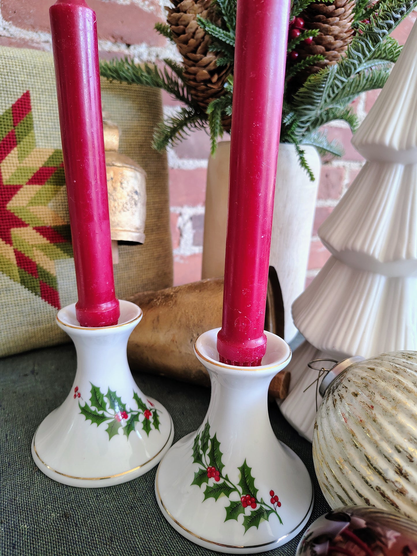 Vintage 1980s Christmas Holly Porcelain Candlestick Holders – Made in Japan, Set of 2