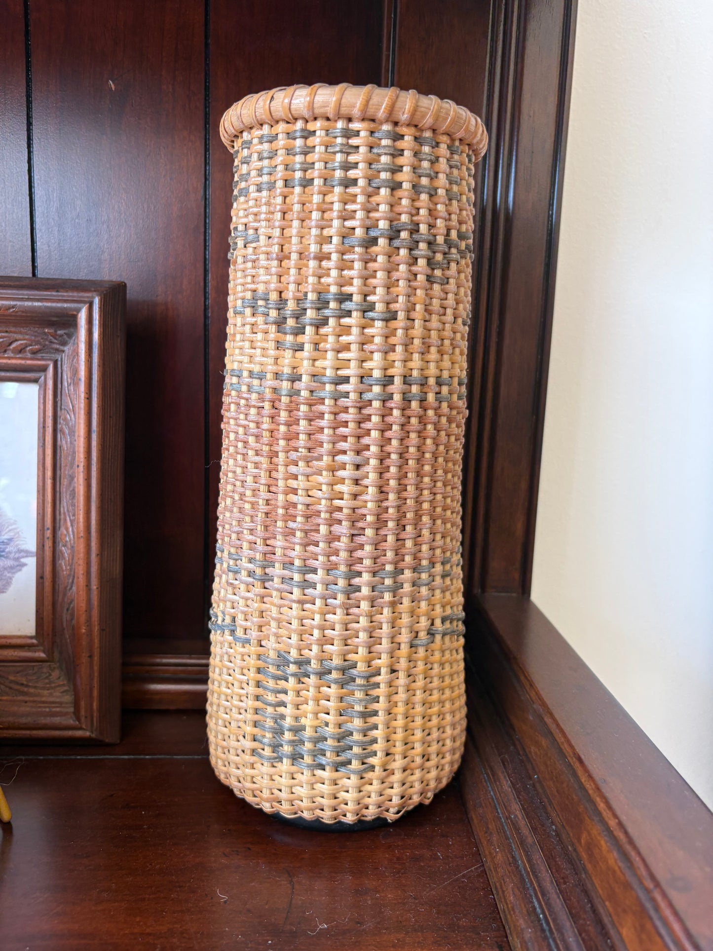 Tall Handwoven Wicker Vase – Nantucket Style Basketry Flower Holder