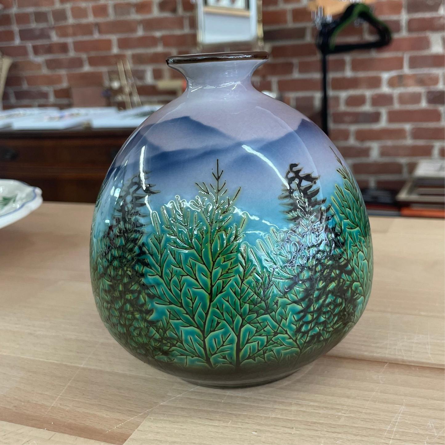 Kutani Hand-Painted Japanese Porcelain Vase – Pine Trees & Mountain Landscape at Dusk
