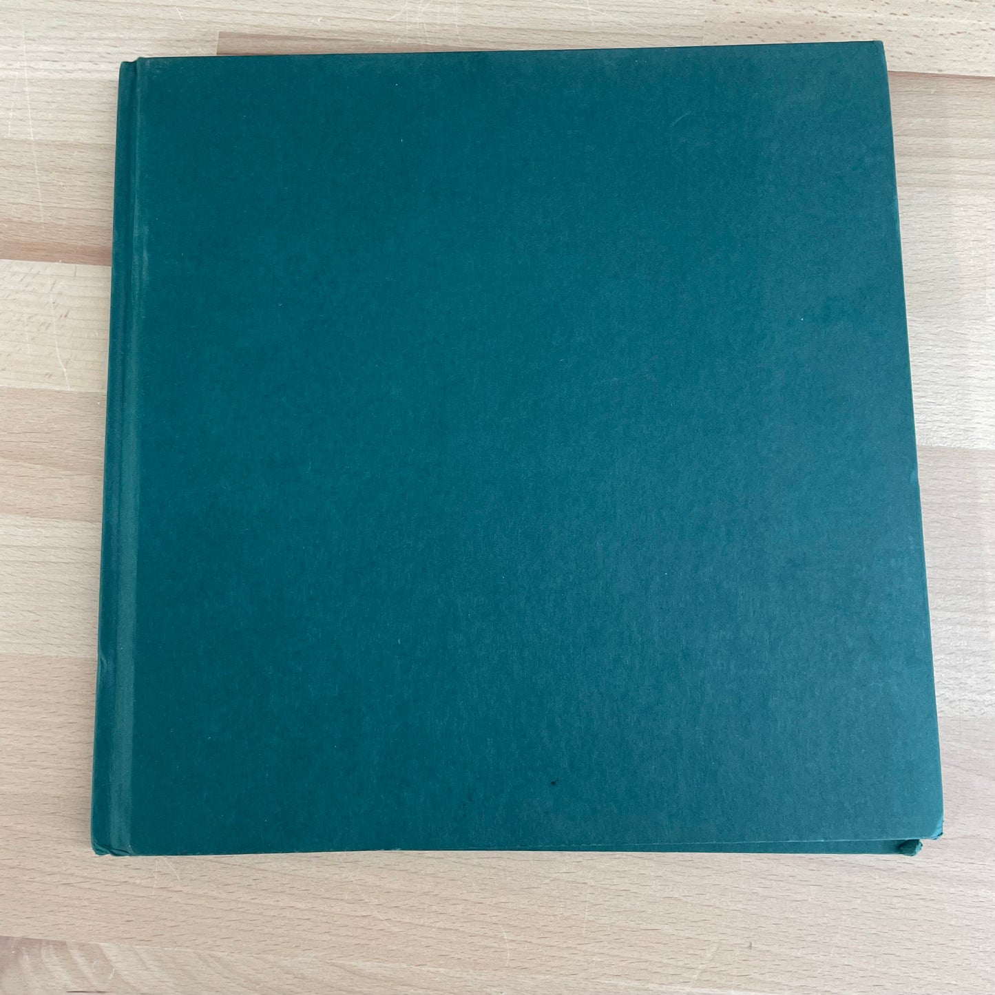 Cottage Retreats by Lisa Jill Schlang – Country Cottage Style Decor Book