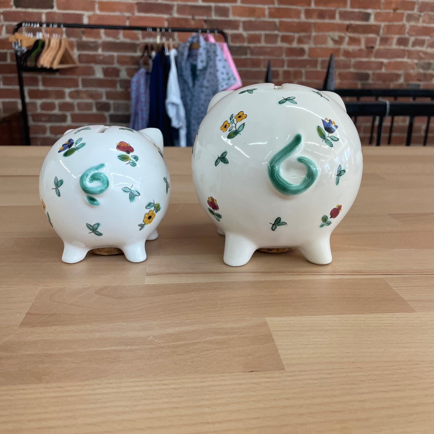 Gmundner Keramik Piggy Bank Set – “Lilly” Scattered Flowers in 3 Sizes