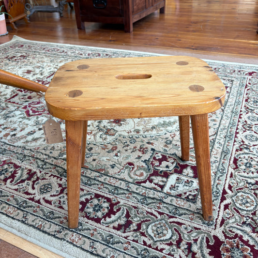 Signed “Karl 1993” Hand-Made Pine Stool – Tapered Legs, Carry Slot, 15″