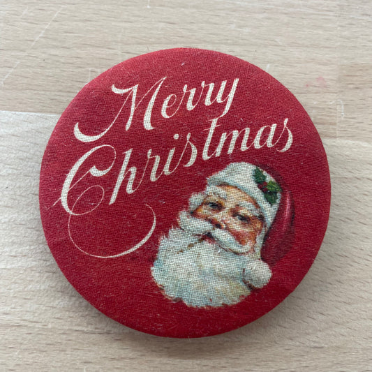 Vintage “Merry Christmas” Fabric Pin with Santa Illustration – 2.5” Round Holiday Pinback
