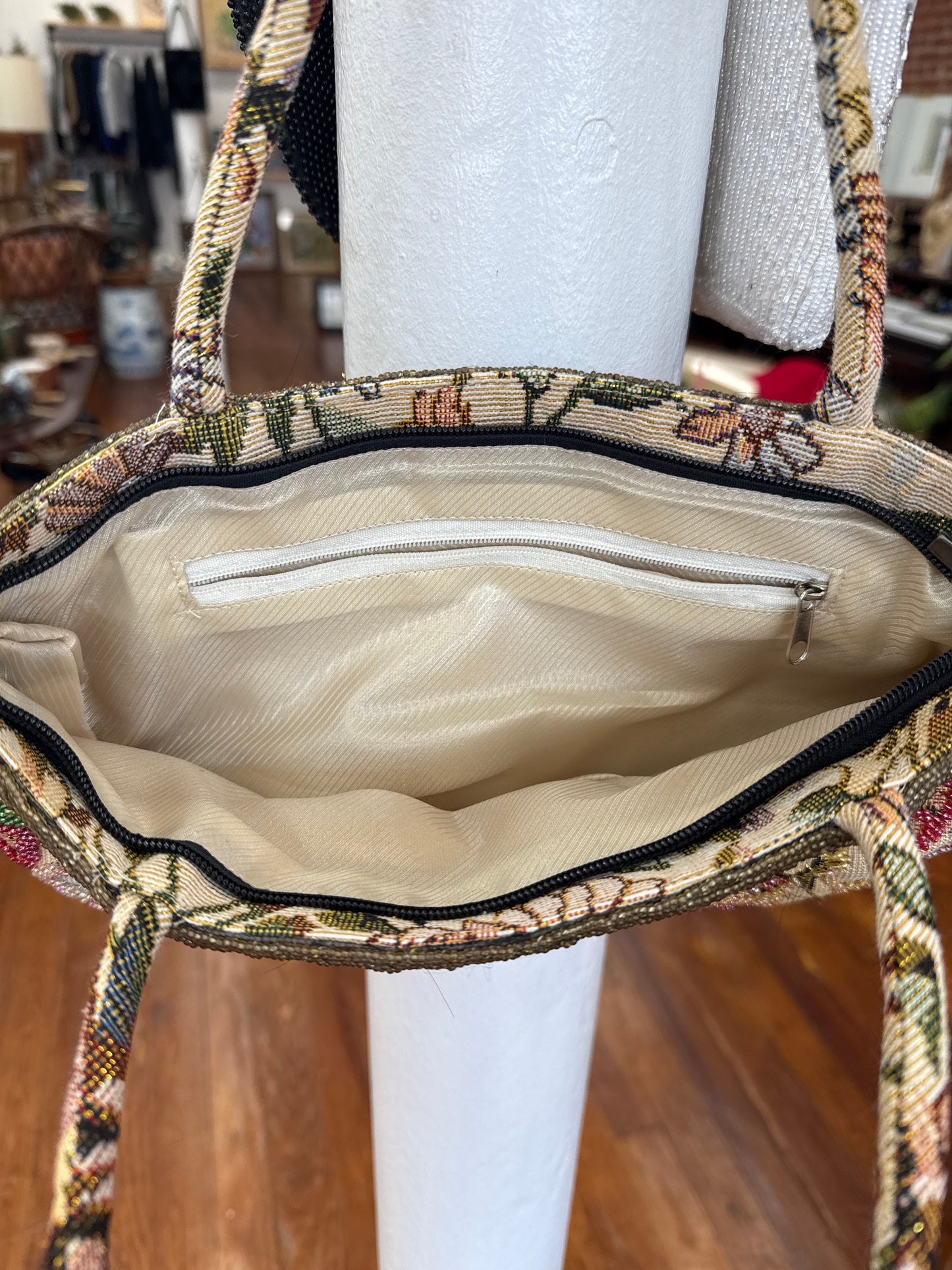 Vintage Beaded Floral Tapestry Handbag – Unused with Intricate Embroidery