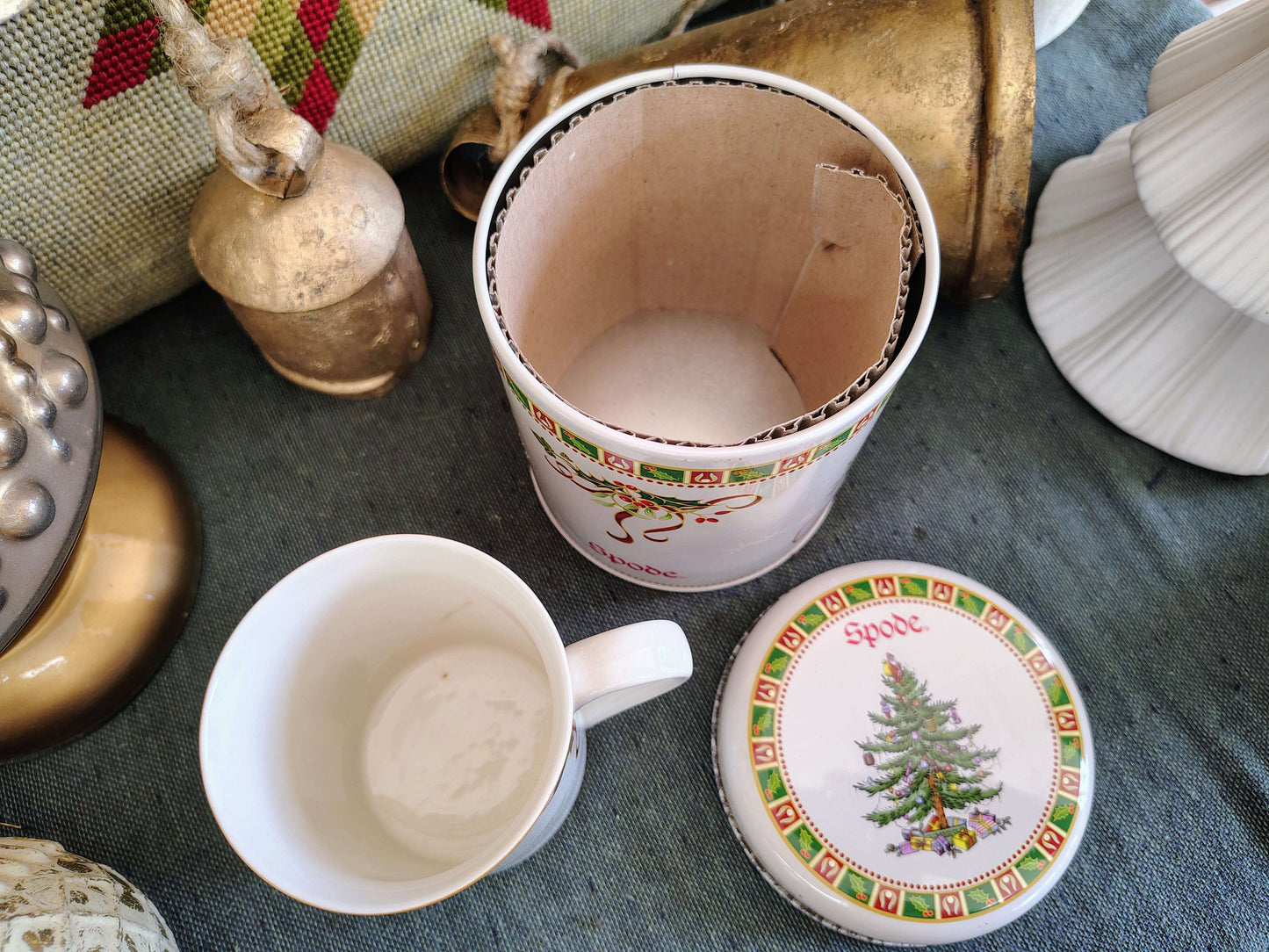 Spode Christmas Tree Sentiment Mug in Holiday Gift Tin (Since 1938 Design) – photo 8 of 8