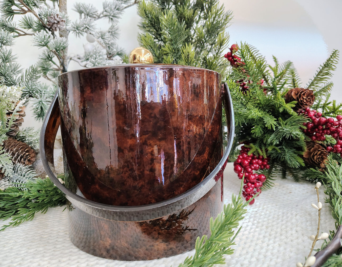 George Briard Christmas Faux Tortoise Ice Bucket with Brass Knob (Signed 1954)