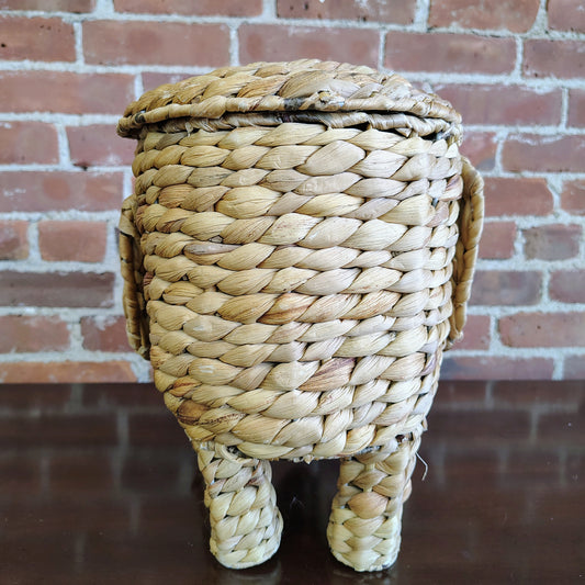 Vintage Woven Elephant Storage Basket with Lid – Natural Fiber Decor