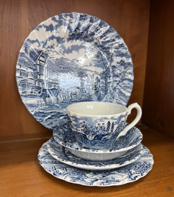 Vintage Staffordshire England Myott “Royal Mail” China Set – 60-Piece Service for 12, Never Used, Original Boxes (C. 1950s–60s)