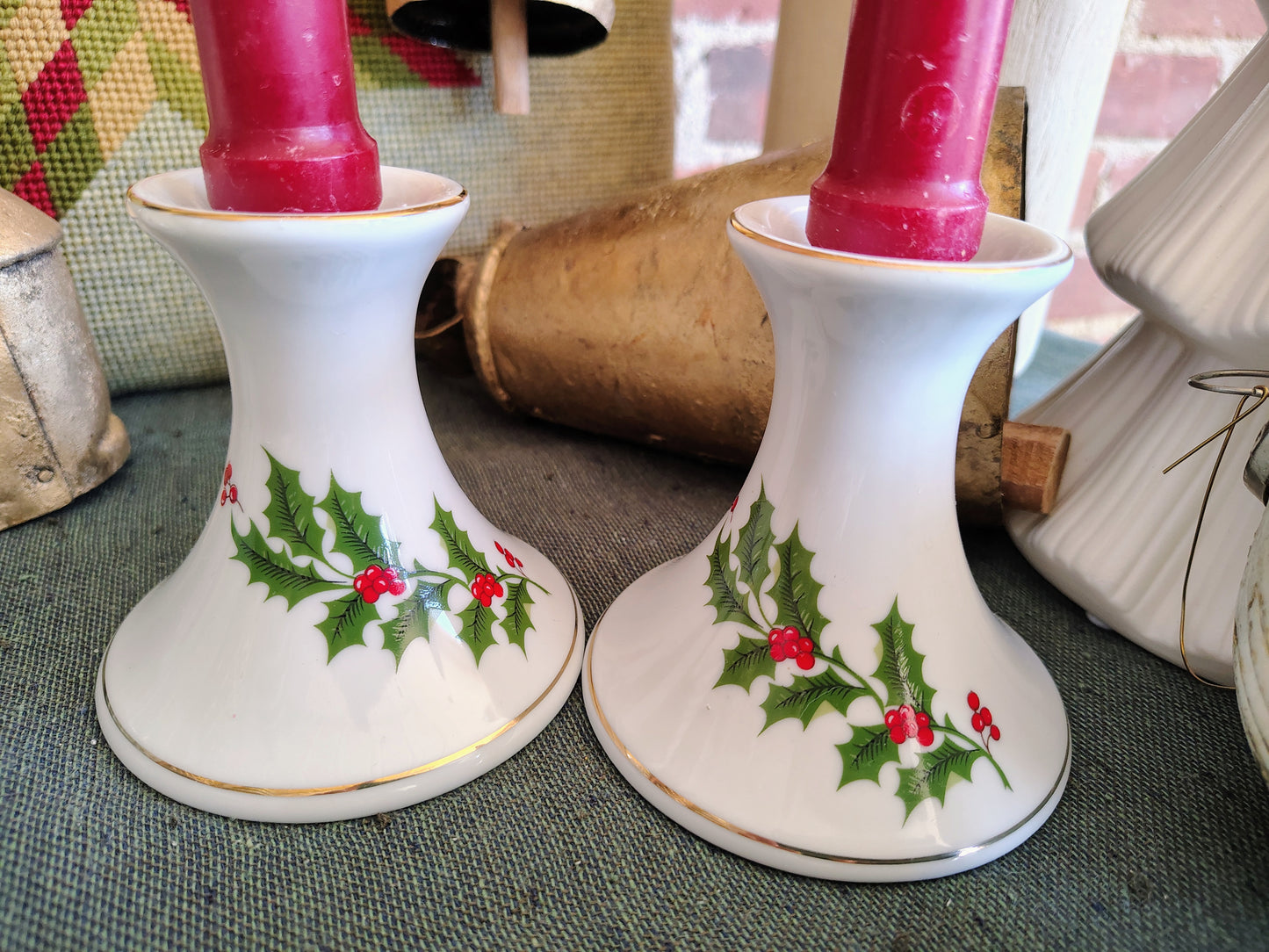 Vintage 1980s Christmas Holly Porcelain Candlestick Holders – Made in Japan, Set of 2