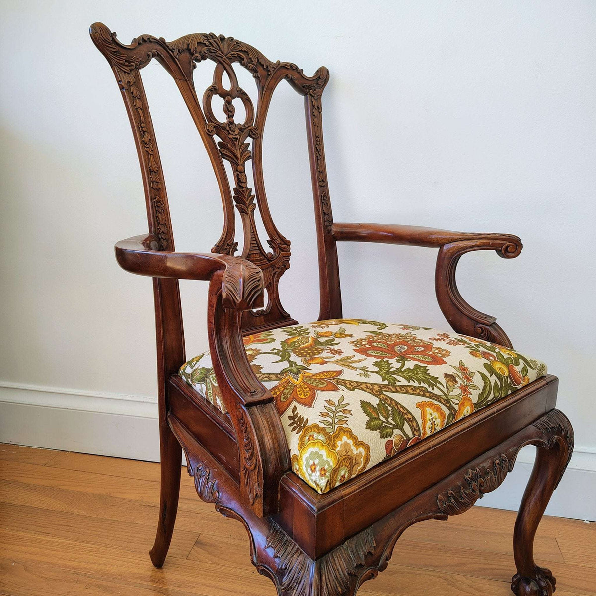 Pair of Colonial Revival Carved Wood Armchairs, Ball and Claw Feet, 1960s Linen, photo 8 of 9
