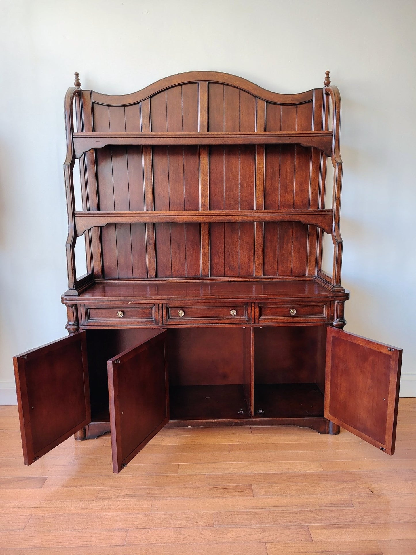 Seven Seas by Hooker Furniture Cherry Hutch & Buffet Sideboard - Loom Vintage