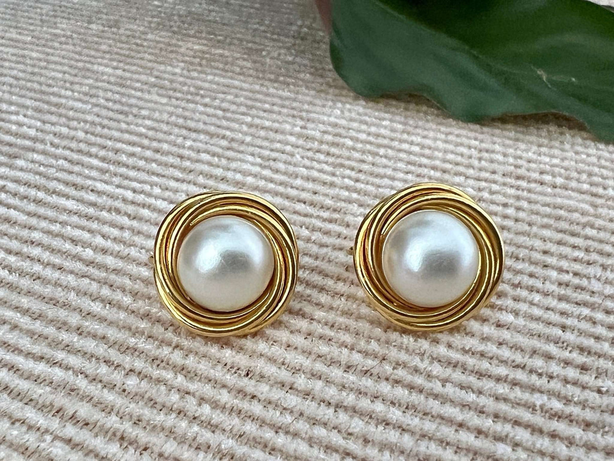 Vintage 90s Gold Tone Circle & Pearl Clip On Earrings Mod Retro Art Deco, Modernist Chunky Revival Curlicue Statement Swirl Earrings - Loom Vintage