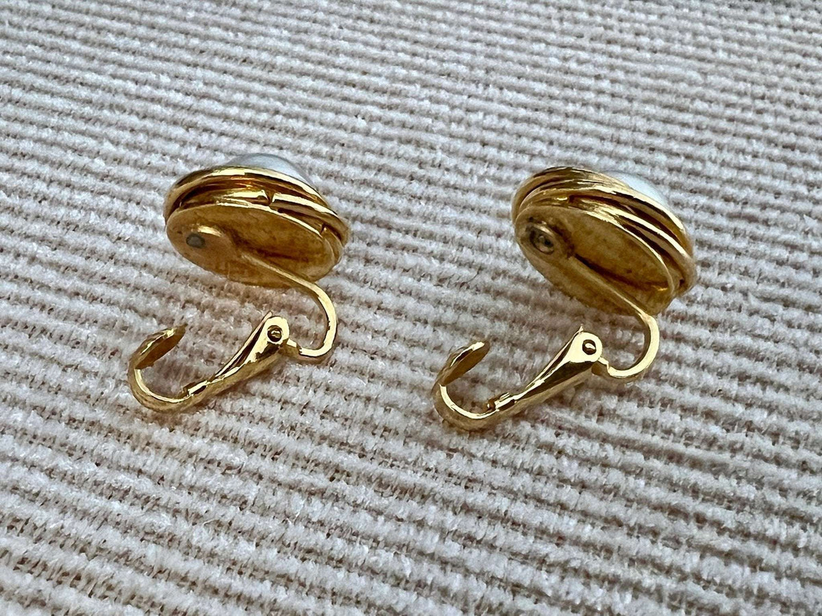 Vintage 90s Gold Tone Circle & Pearl Clip On Earrings Mod Retro Art Deco, Modernist Chunky Revival Curlicue Statement Swirl Earrings - Loom Vintage