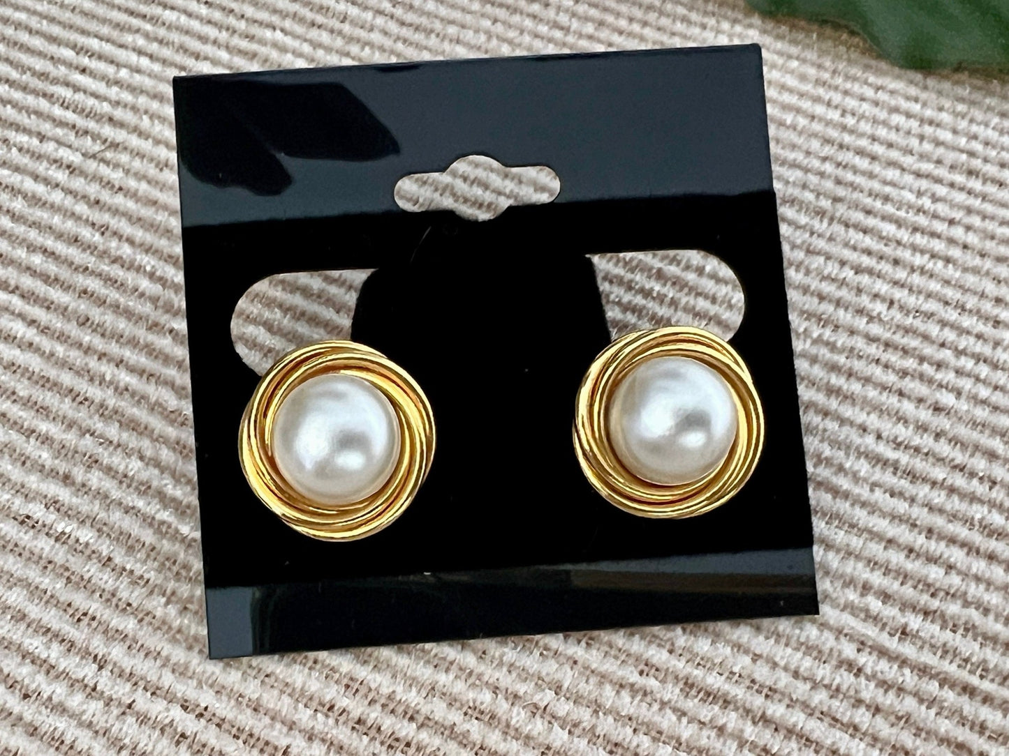 Vintage 90s Gold Tone Circle & Pearl Clip On Earrings Mod Retro Art Deco, Modernist Chunky Revival Curlicue Statement Swirl Earrings - Loom Vintage