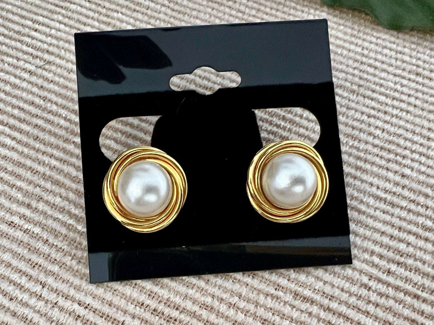 Vintage 90s Gold Tone Circle & Pearl Clip On Earrings Mod Retro Art Deco, Modernist Chunky Revival Curlicue Statement Swirl Earrings - Loom Vintage
