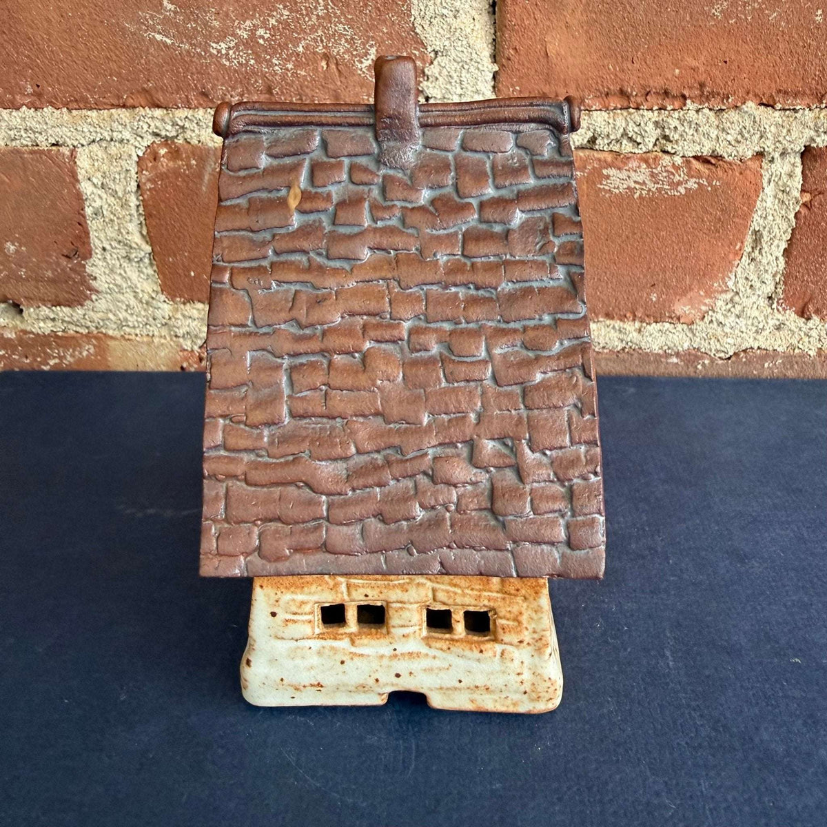 Windy Meadows Pottery Salt Box House by Jan Richardson, 1989 - Loom Vintage