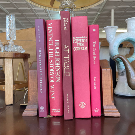 At Table with Family & Friends – Victoria Magazine Treasured Recipes Book