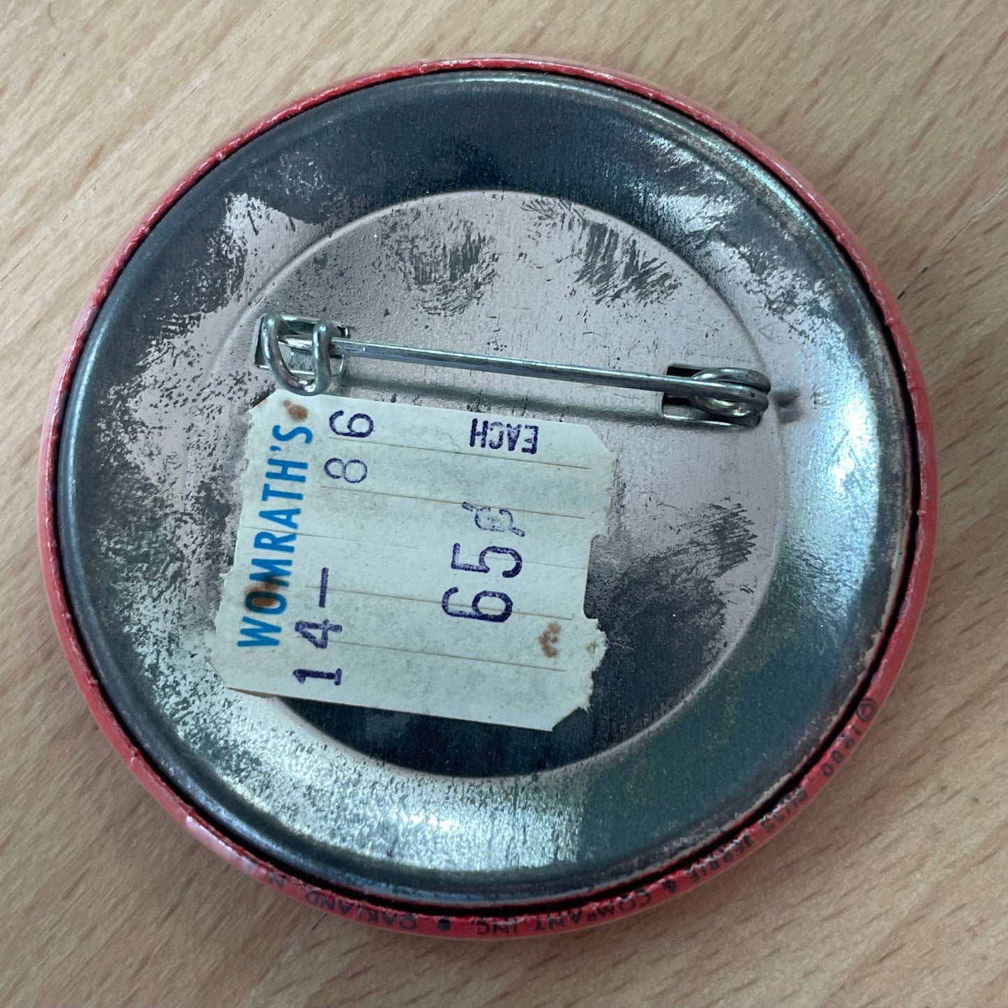 Vintage 1970s “10½” Pink Pinback Button – Retro Humor Collectible