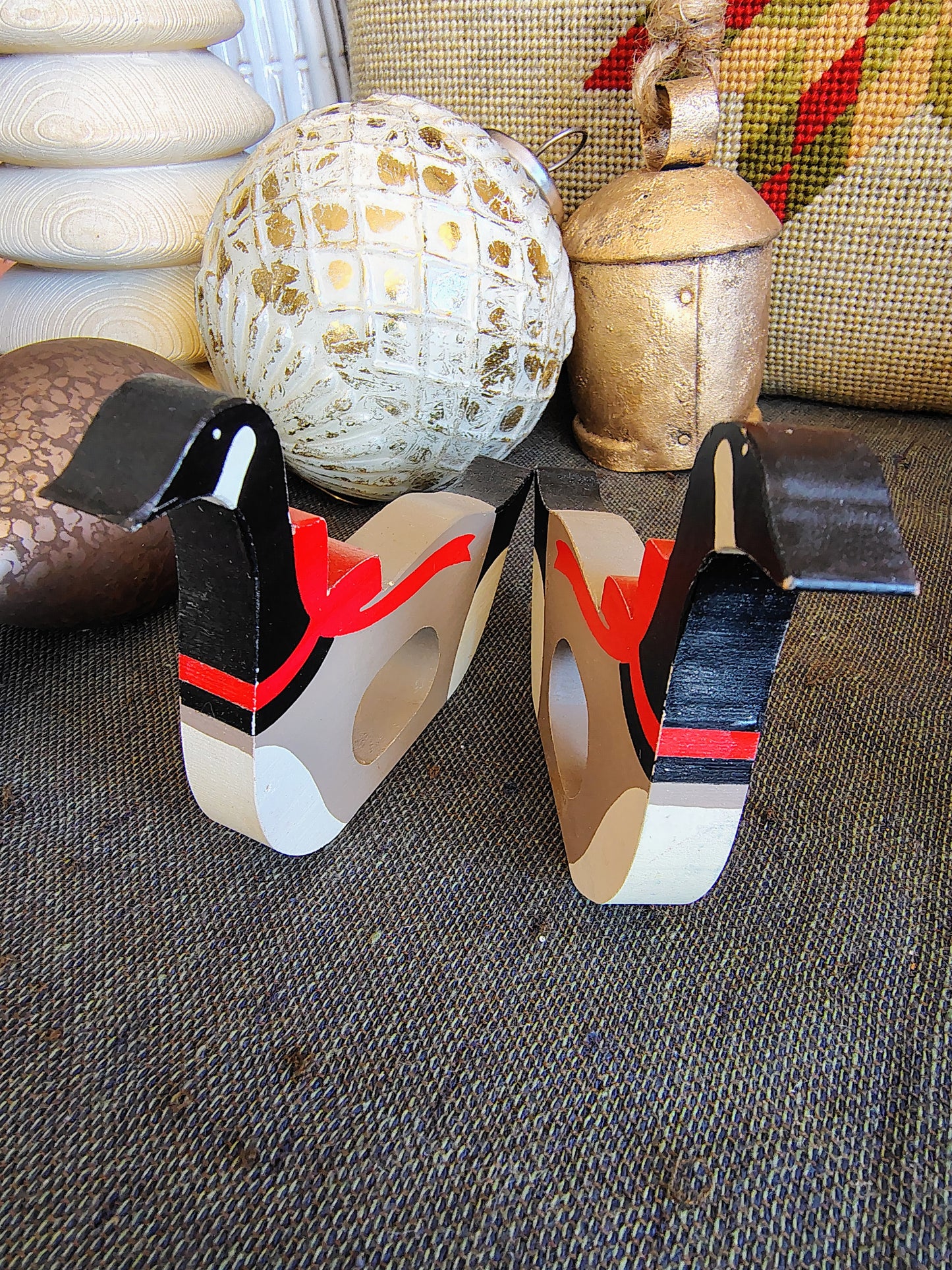 Vintage Hallmark Wooden Goose Christmas Napkin Rings – Set of 2