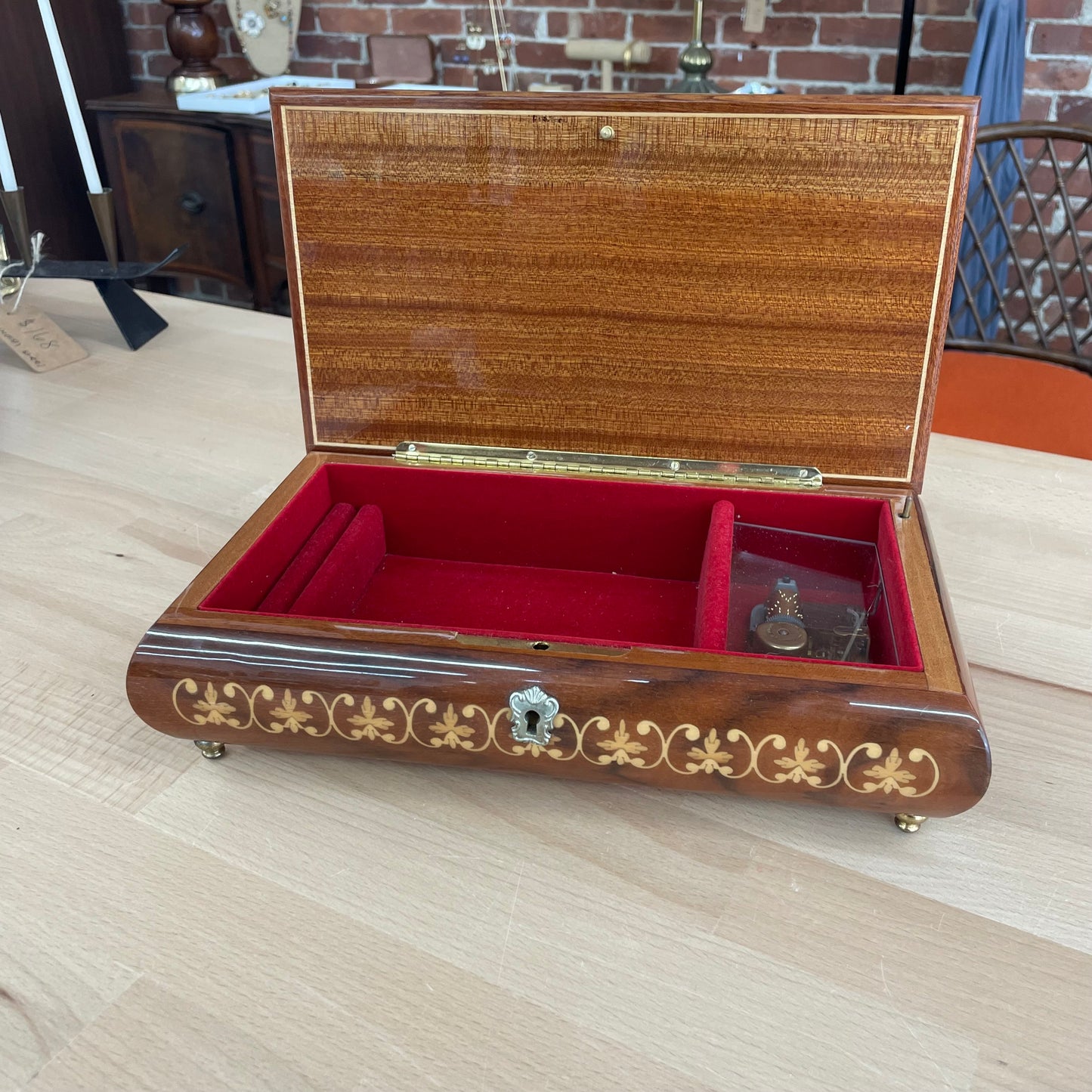 Reuge Inlaid Floral Music Box from Sorrento, Italy (Plays Music)