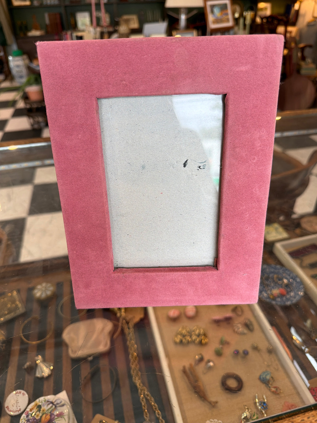 Velvet pink frame