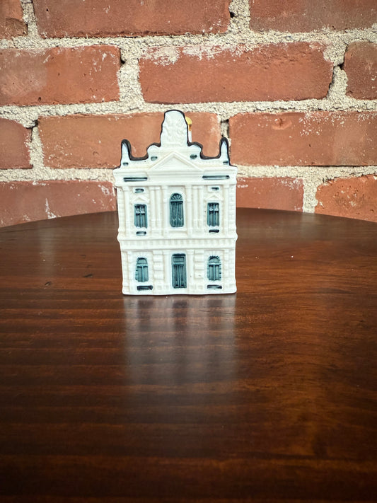 KLM Delft Blue Miniature Porcelain House – Bols Genever Collectible #86