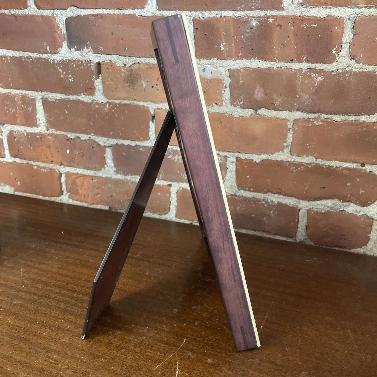 Newport 8x10 frame side view with easel back