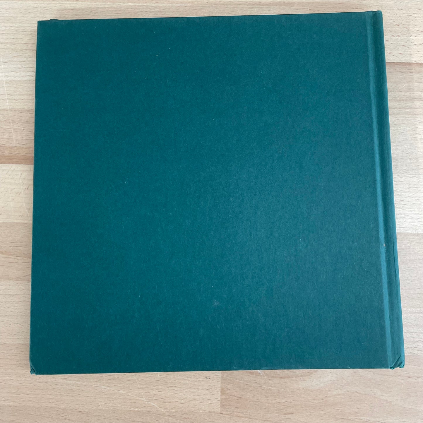 Cottage Retreats by Lisa Jill Schlang – Country Cottage Style Decor Book