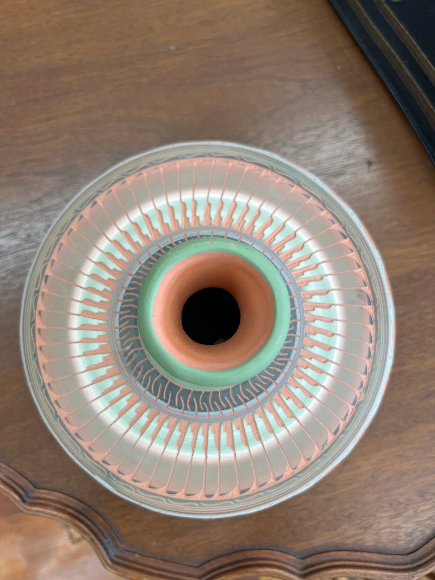 Whitegoat & Shipley Navajo Pottery Vessel – Hand-Etched Native American Art