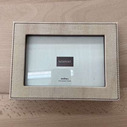 Newport canvas frame front, angled view