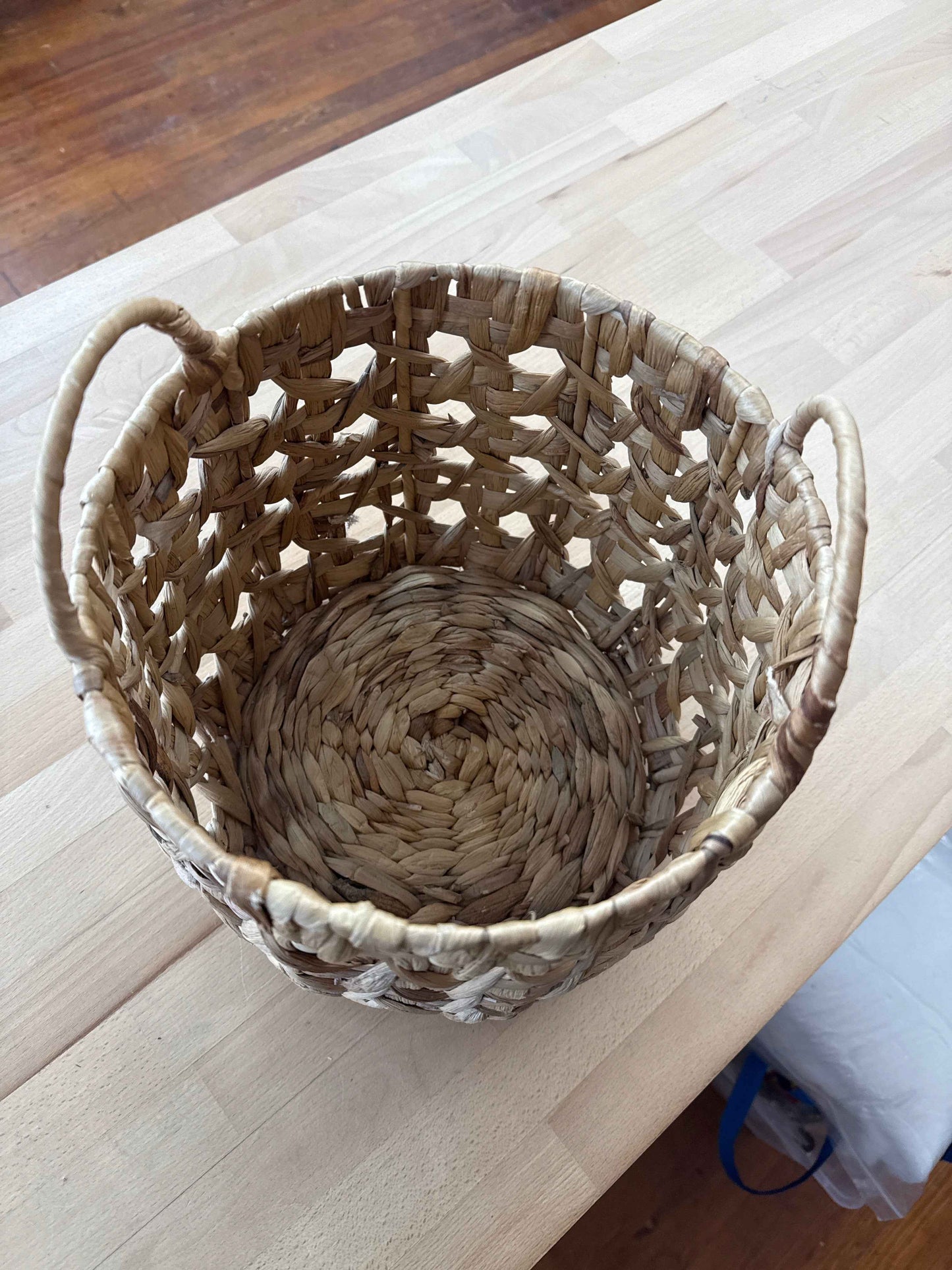 Small straw basket two handles – photo 2 of 2