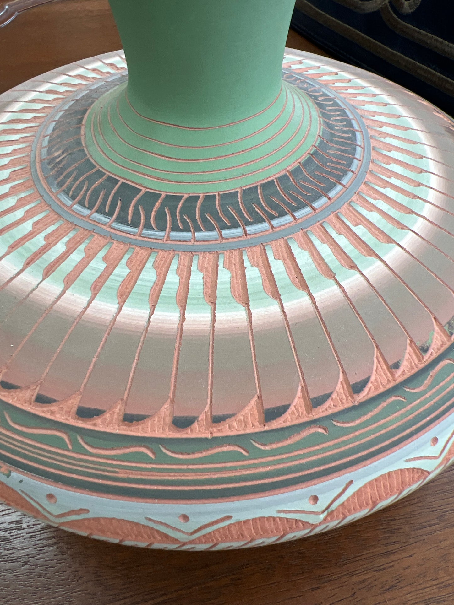 Whitegoat & Shipley Navajo Pottery Vessel – Hand-Etched Native American Art