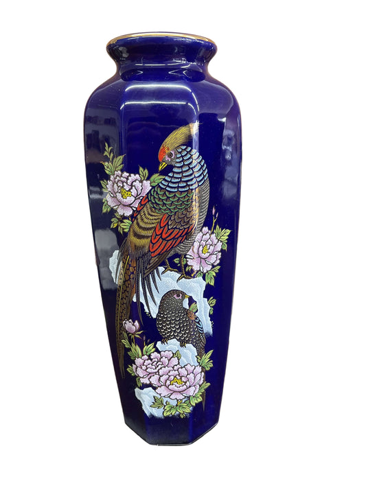 Toyo Kutani-style cobalt blue Japanese porcelain vase, hand-painted with a bird and peonies