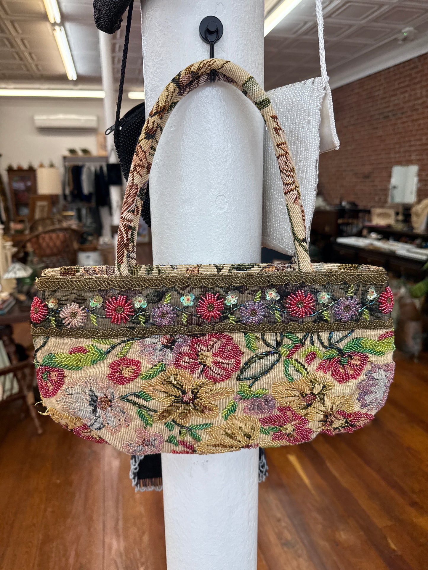 Vintage Beaded Floral Tapestry Handbag – Unused with Intricate Embroidery