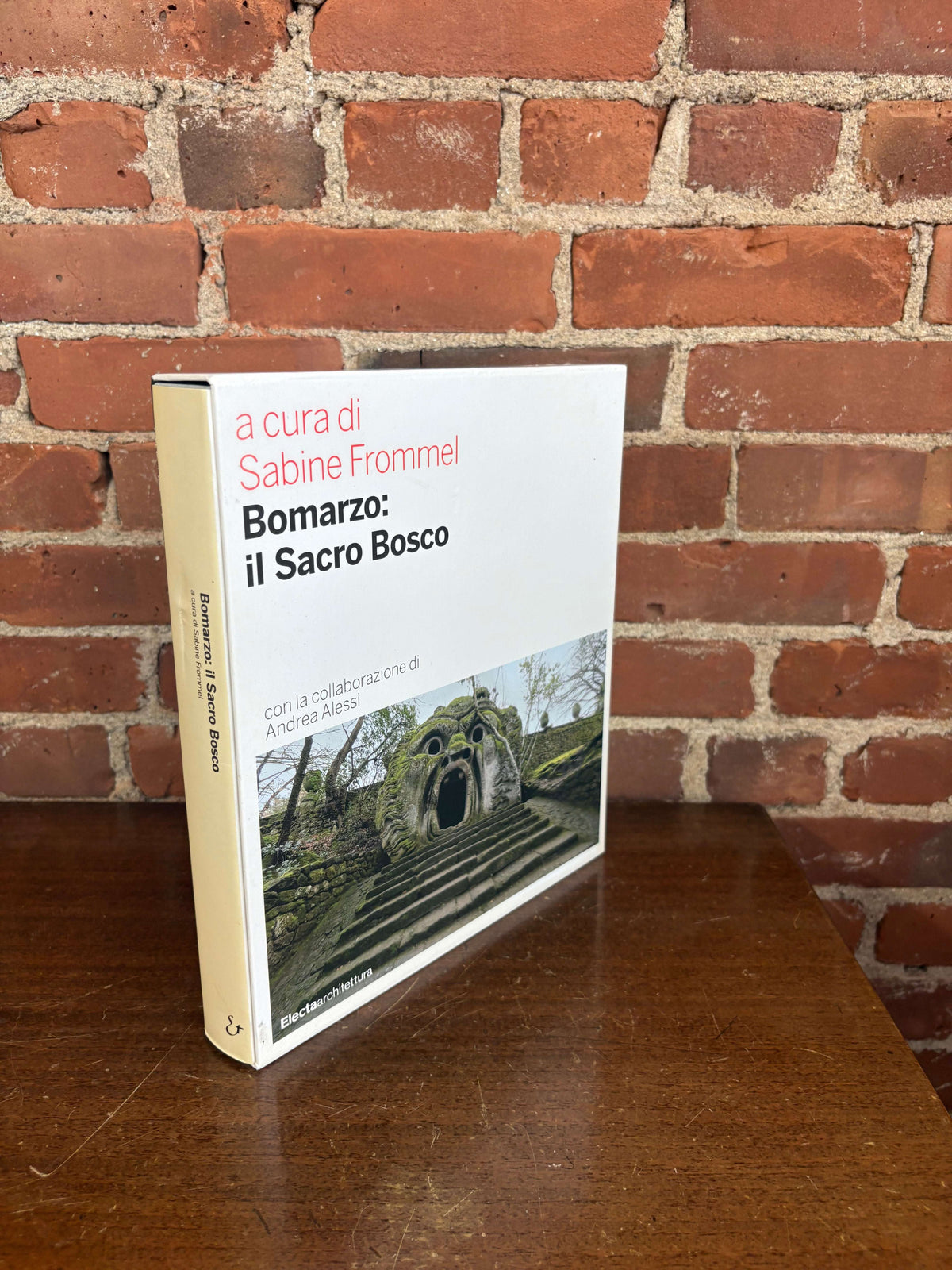 Bomarzo il Sacro Bosco book standing, front cover