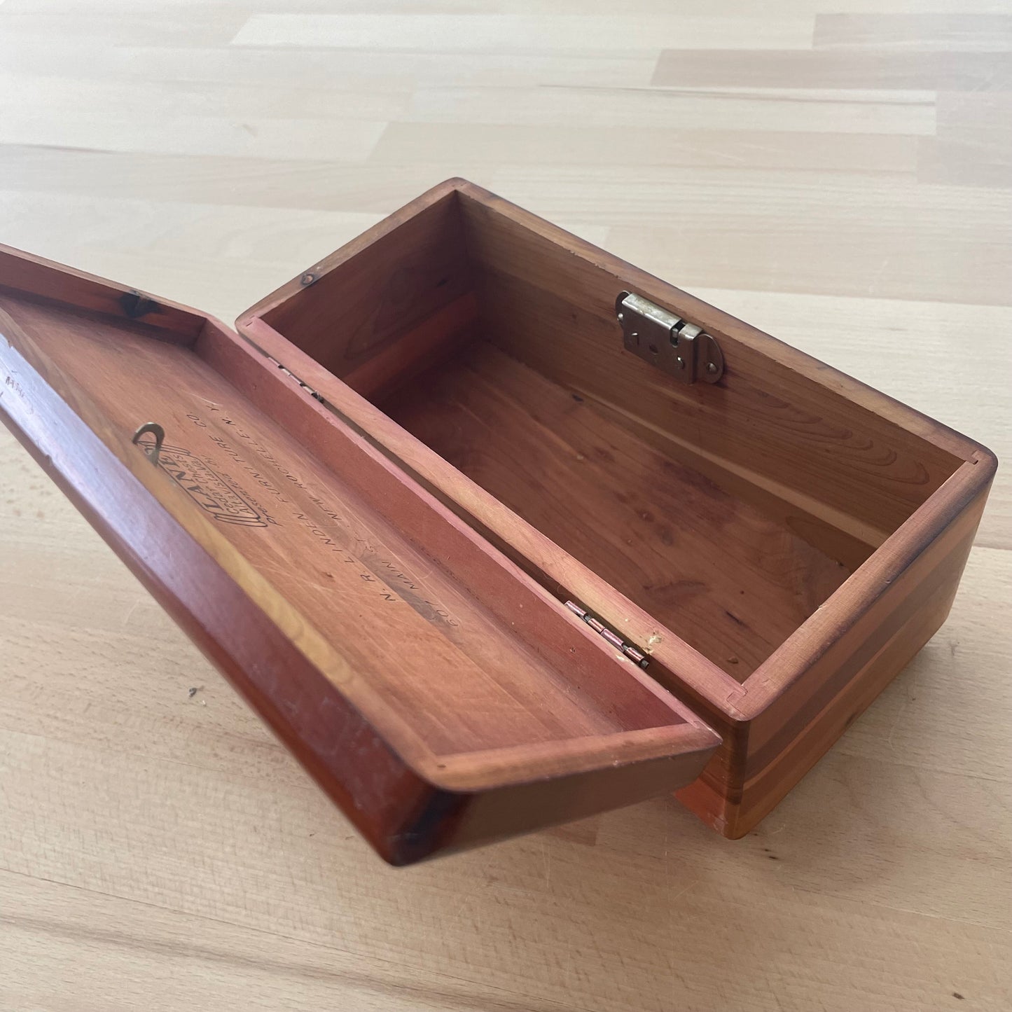 Lane Cedar Chest Mini Keepsake Box – N.R. Linden Furniture Co.