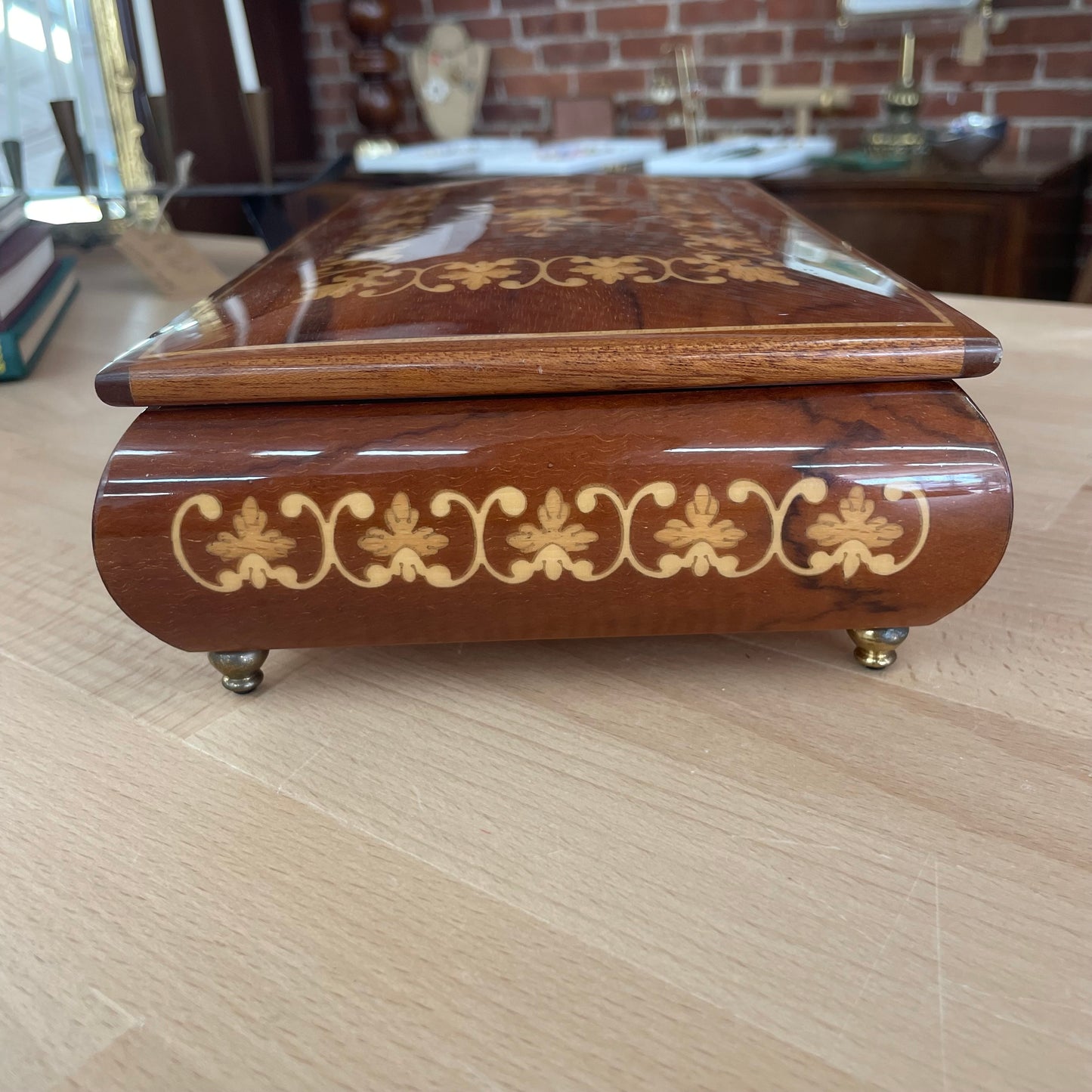 Reuge Inlaid Floral Music Box from Sorrento, Italy (Plays Music)