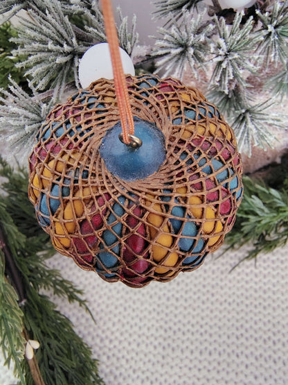 Vintage Hot Air Balloon Christmas Ornament – Hand-Painted Holiday Decor – photo 4 of 6