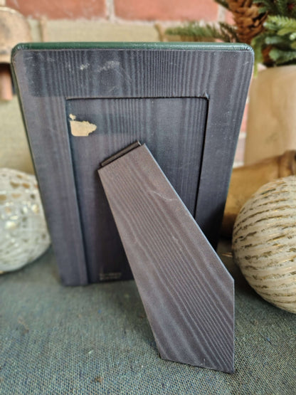 Top-Grain Green Leather Picture Frame with Gold Detailing – 3.5 x 5.5 – photo 3 of 6