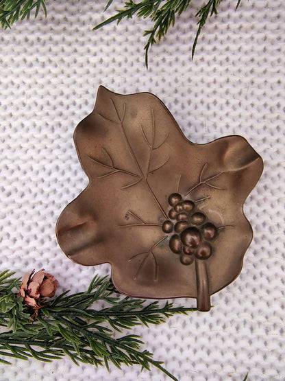 Vintage Solid Brass Leaf Tray with Grapes Design – Small Decorative Dish – photo 3 of 6