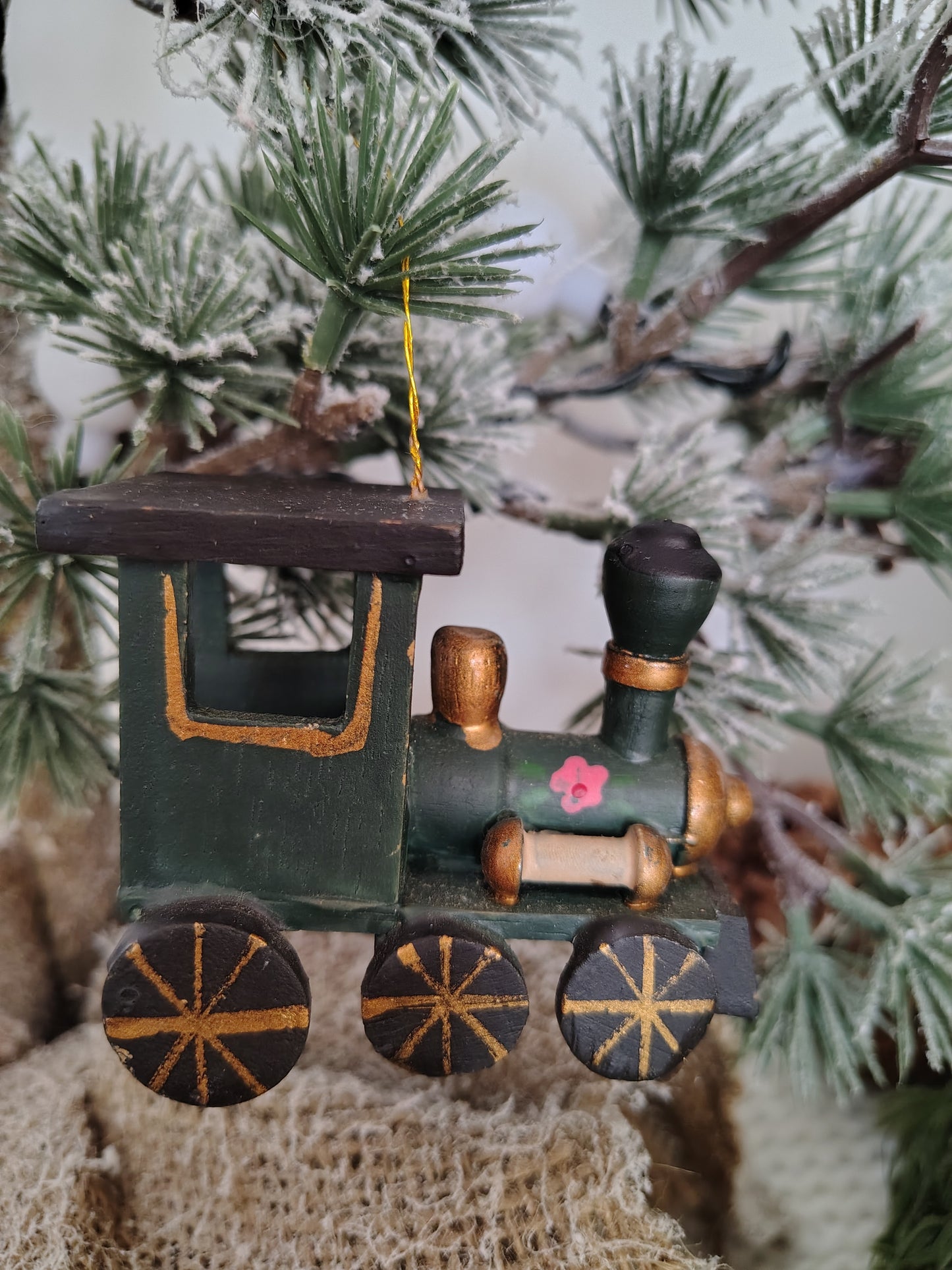 Vintage Hand-Painted Wood Christmas Train Ornament – Green & Gold Locomotive