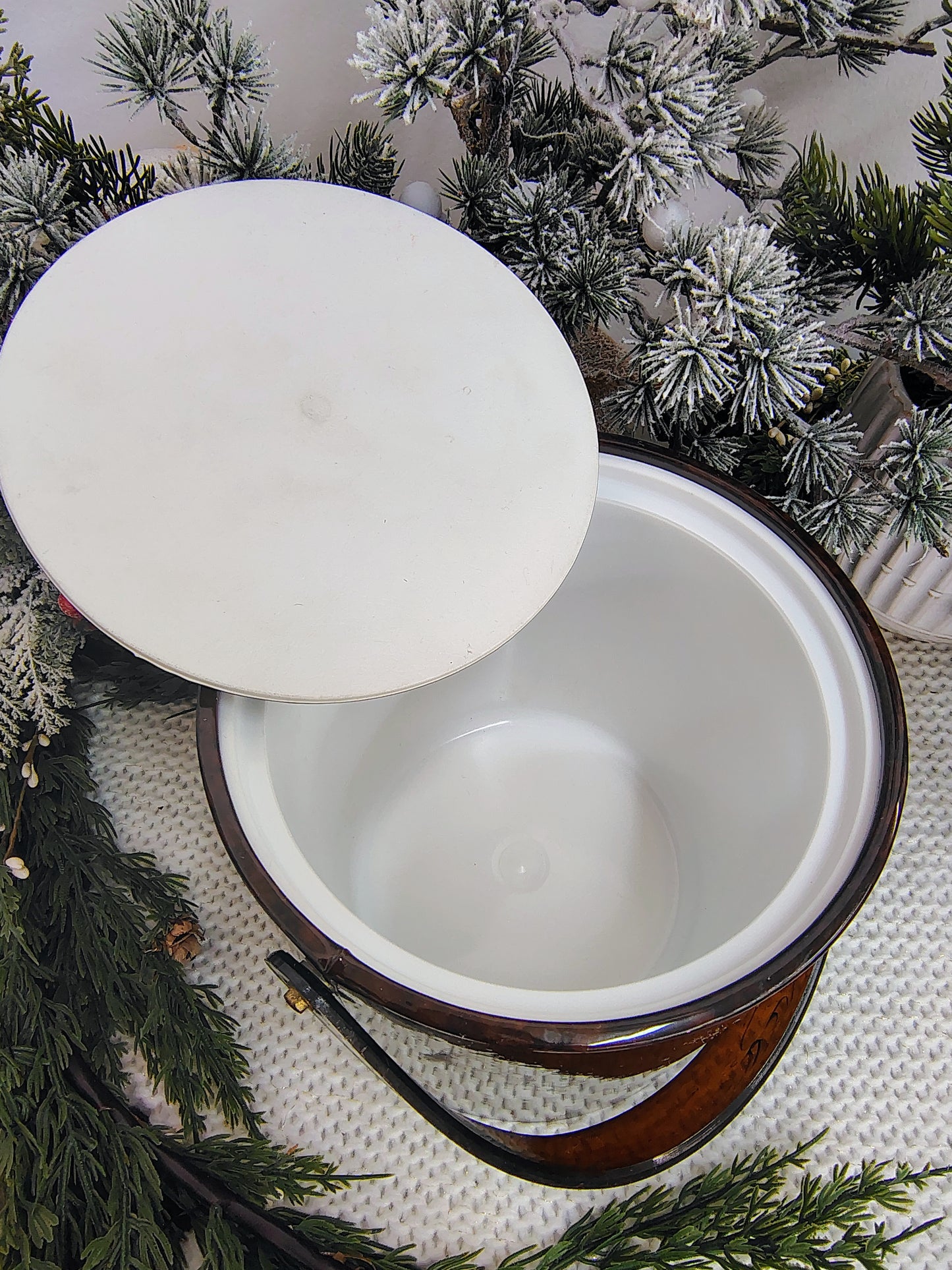 George Briard Christmas Faux Tortoise Ice Bucket with Brass Knob (Signed 1954)