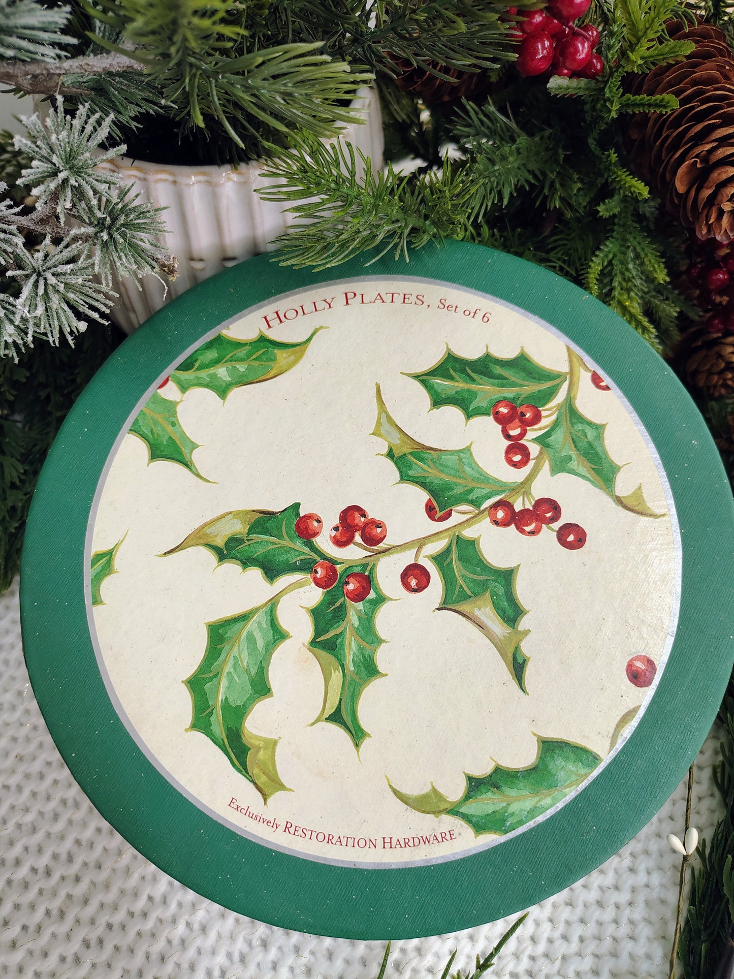 Restoration Hardware “Holly” Plates – Set of 6 in Original Box (Christmas 2001)