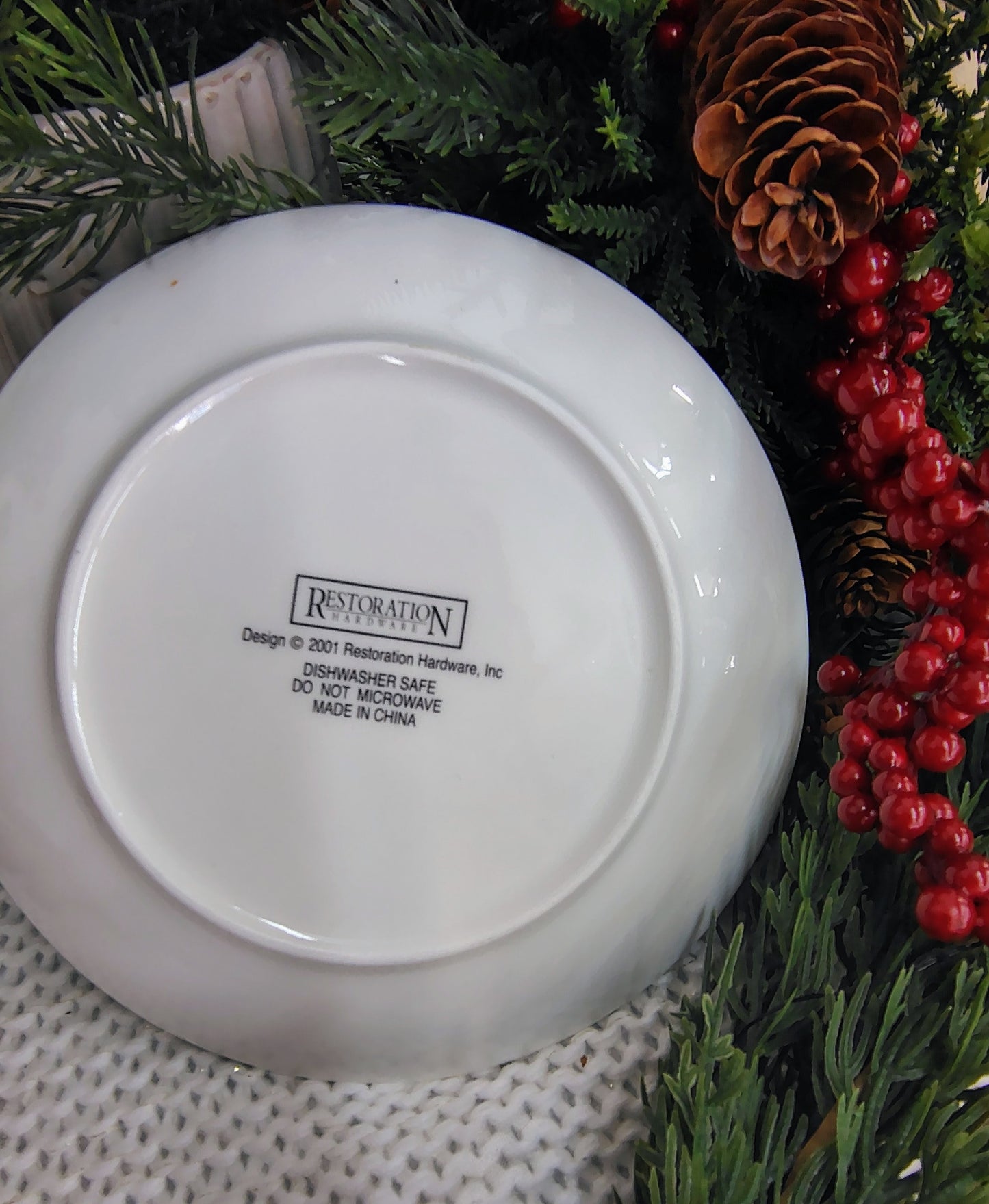 Restoration Hardware “Holly” Plates – Set of 6 in Original Box (Christmas 2001)