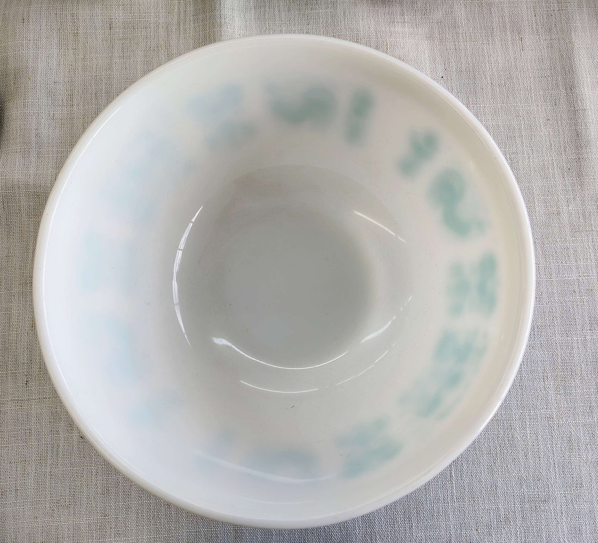 Vintage Pyrex Amish Butterprint Mixing Bowl – White with Blue Design (4” x 8.75”) – photo 4 of 7