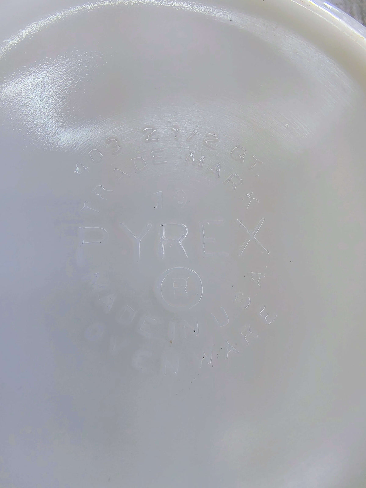 Vintage Pyrex Amish Butterprint Mixing Bowl – White with Blue Design (4” x 8.75”) – photo 5 of 7