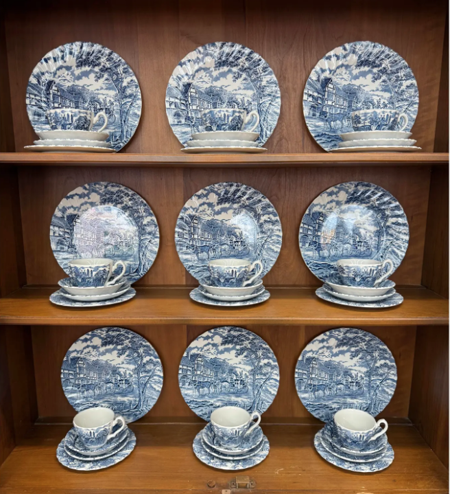 Vintage Staffordshire England Myott “Royal Mail” China Set – 60-Piece Service for 12, Never Used, Original Boxes (C. 1950s–60s)