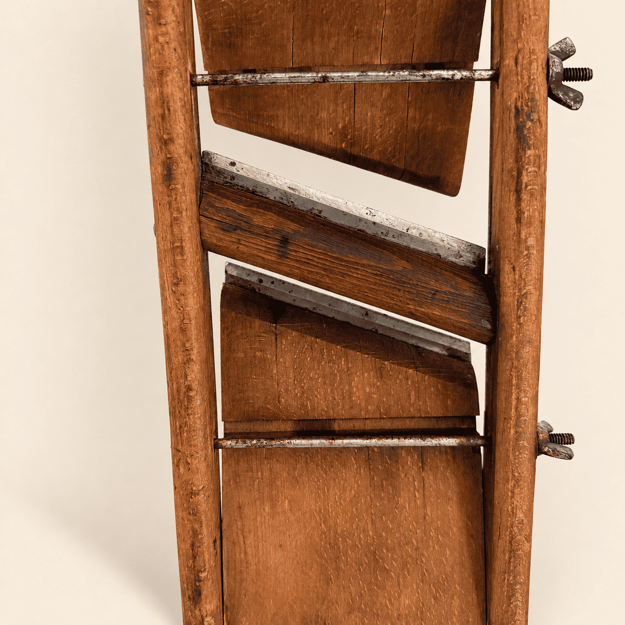 Detail of the adjustable blade bed and wing nuts